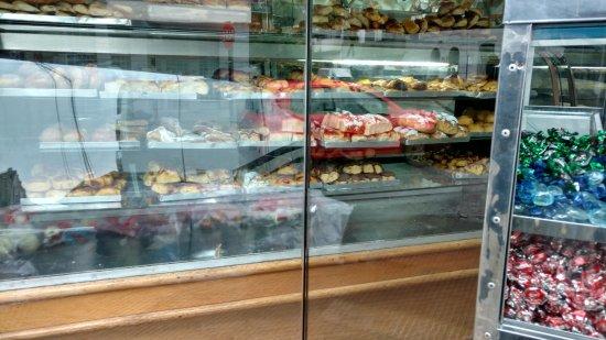 Panadería y confitería El Escudo