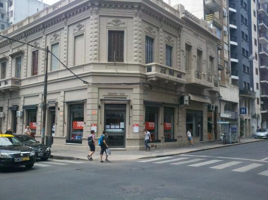 Toto Bar